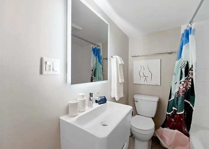 New 2br W 3 Beds And Highspeed Internet Chicago