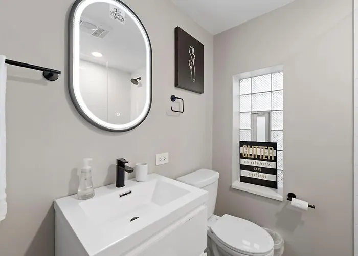 New 2br W 3 Beds And Highspeed Internet Chicago
