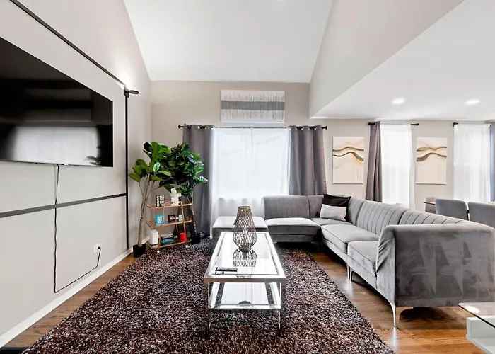 New 2br W 3 Beds And Highspeed Internet Chicago