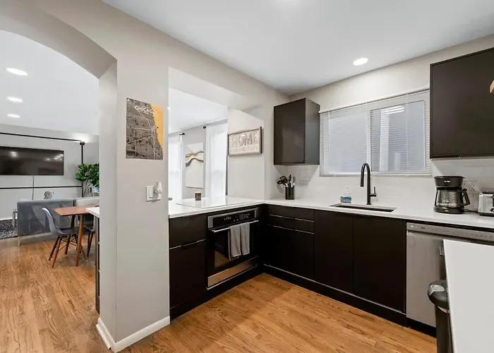 New 2br W 3 Beds And Highspeed Internet Chicago