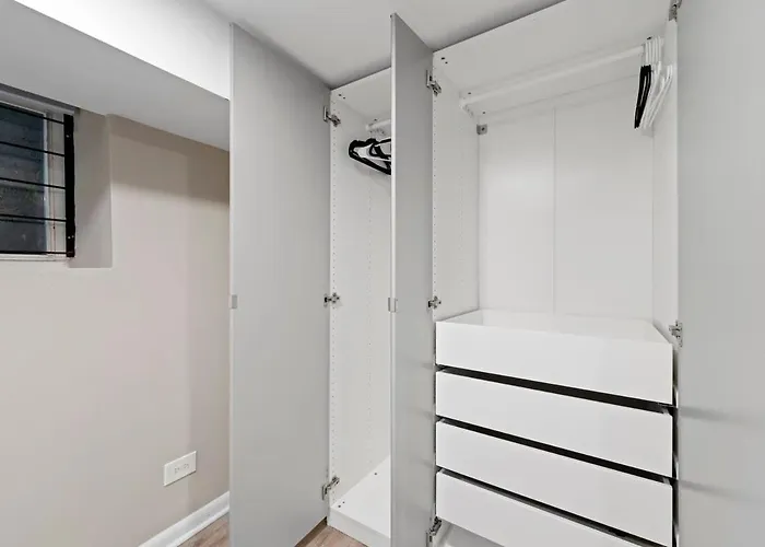 New 2br W 3 Beds And Highspeed Internet Holiday home Chicago