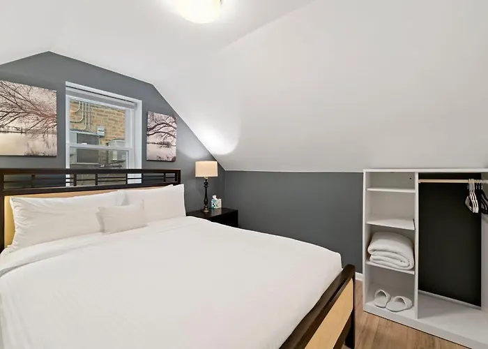 New 2br W 3 Beds And Highspeed Internet Holiday home Chicago